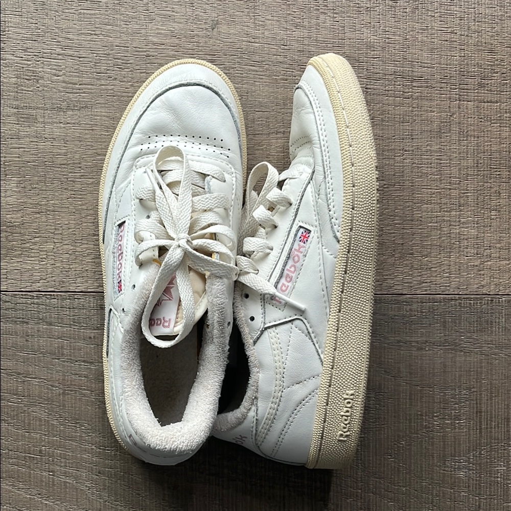Reebok White and Cream Sneakers Classic Lace-Up Design